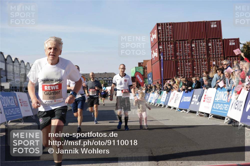 03.10.2025 - Köhlbrandbrückenlauf Jannik Wohlers http://msf.ph/oto/9110018 03.10.2025 13:00:09 Ziel 4020, 4192, 4261, 4319, 6097, 6203, 6368, 6798 meine-sportfotos.de