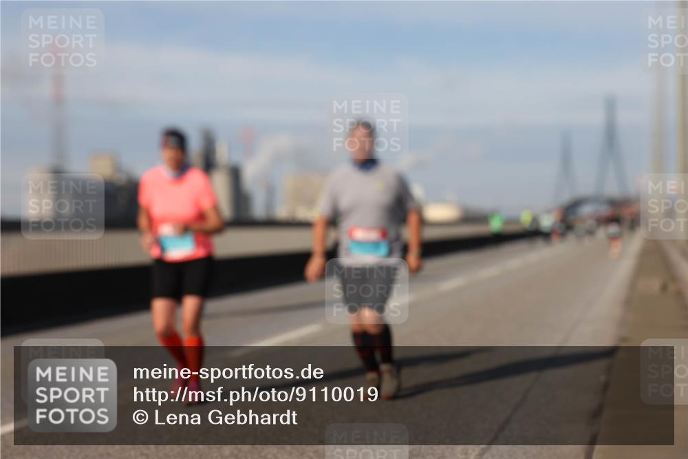 03.10.2025 - Köhlbrandbrückenlauf Lena Gebhardt http://msf.ph/oto/9110019 03.10.2025 10:14:53 Position 2  meine-sportfotos.de
