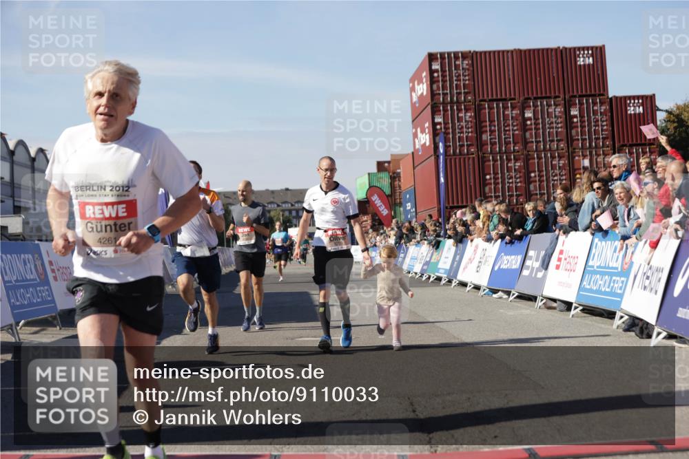 03.10.2025 - Köhlbrandbrückenlauf Jannik Wohlers http://msf.ph/oto/9110033 03.10.2025 13:00:09 Ziel 4020, 4192, 4261, 4319, 6097, 6203, 6368, 6798 meine-sportfotos.de