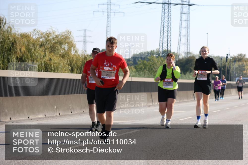 03.10.2025 - Köhlbrandbrückenlauf Strokosch-Dieckow http://msf.ph/oto/9110034 03.10.2025 12:26:39 Position 3 573, 2024, 62, 5735, 5257, 5232 meine-sportfotos.de