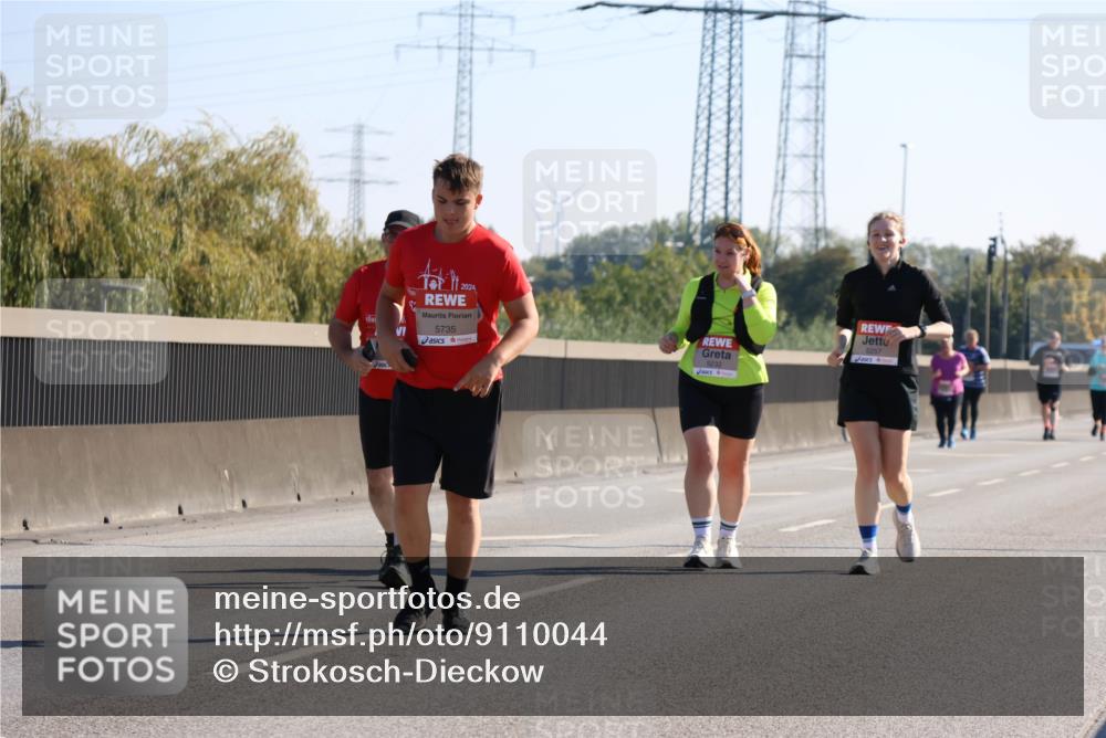 03.10.2025 - Köhlbrandbrückenlauf Strokosch-Dieckow http://msf.ph/oto/9110044 03.10.2025 12:26:40 Position 3 2024, 5735, 5257, 5232 meine-sportfotos.de