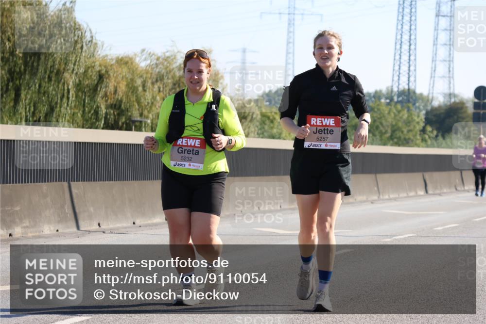 03.10.2025 - Köhlbrandbrückenlauf Strokosch-Dieckow http://msf.ph/oto/9110054 03.10.2025 12:26:45 Position 3 5232, 5257 meine-sportfotos.de