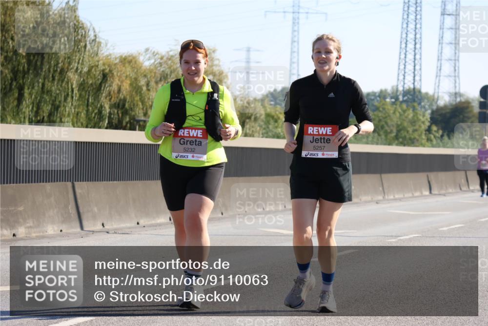 03.10.2025 - Köhlbrandbrückenlauf Strokosch-Dieckow http://msf.ph/oto/9110063 03.10.2025 12:26:45 Position 3 5232, 5257 meine-sportfotos.de
