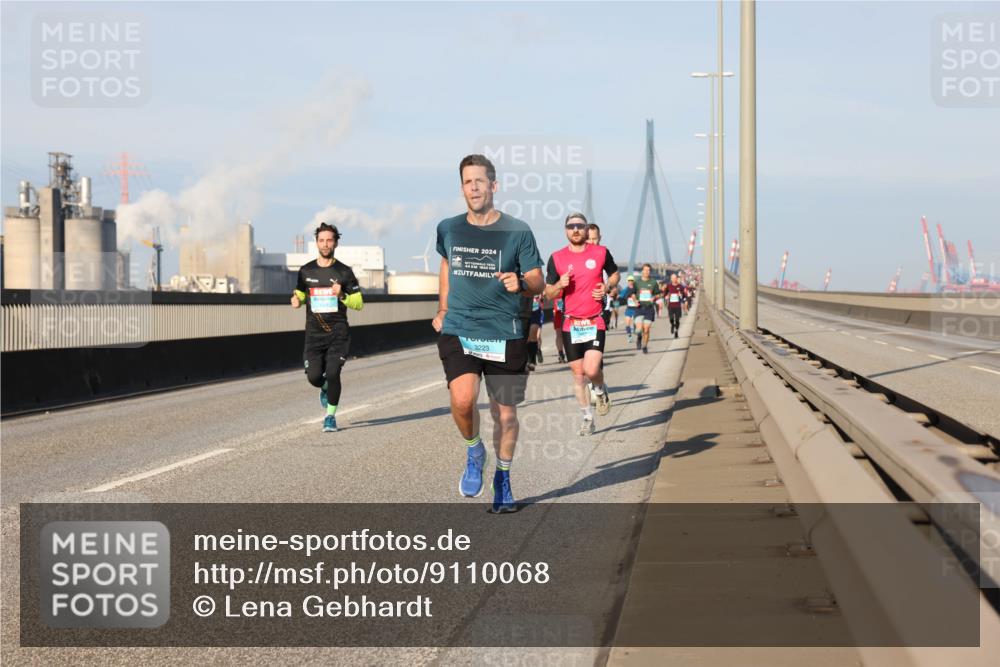 03.10.2025 - Köhlbrandbrückenlauf Lena Gebhardt http://msf.ph/oto/9110068 03.10.2025 09:41:31 Position 2 2024, 3223 meine-sportfotos.de