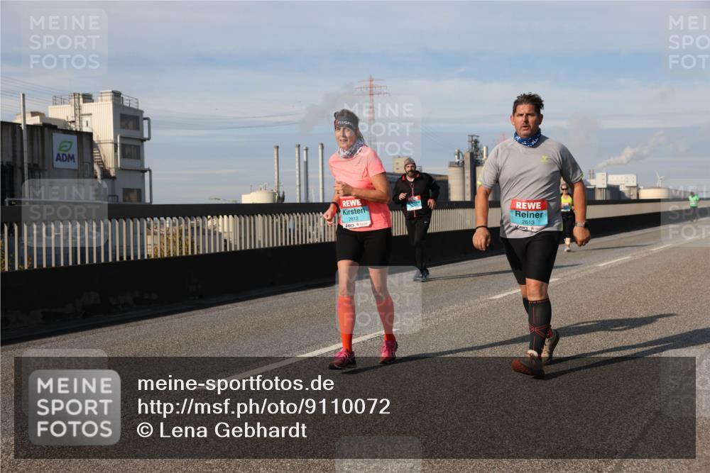 03.10.2025 - Köhlbrandbrückenlauf Lena Gebhardt http://msf.ph/oto/9110072 03.10.2025 10:14:53 Position 2 2612, 2613 meine-sportfotos.de