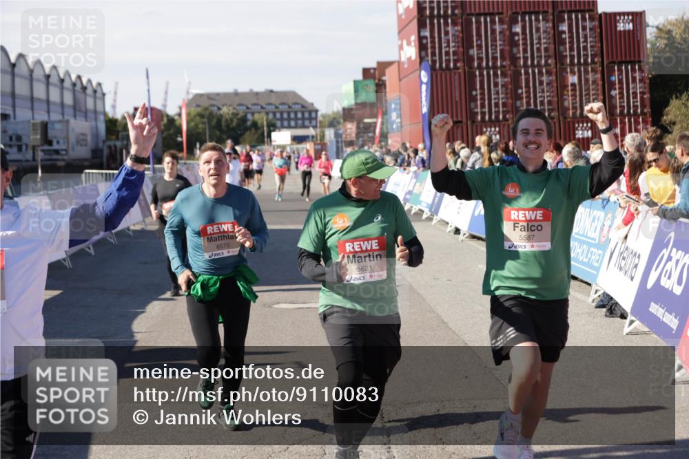 03.10.2025 - Köhlbrandbrückenlauf Jannik Wohlers http://msf.ph/oto/9110083 03.10.2025 13:29:57 Ziel 4714, 4825, 5260, 5333, 5369, 5574, 5587, 5621, 5930, 5944, 6066, 6234, 6570, 6698 meine-sportfotos.de