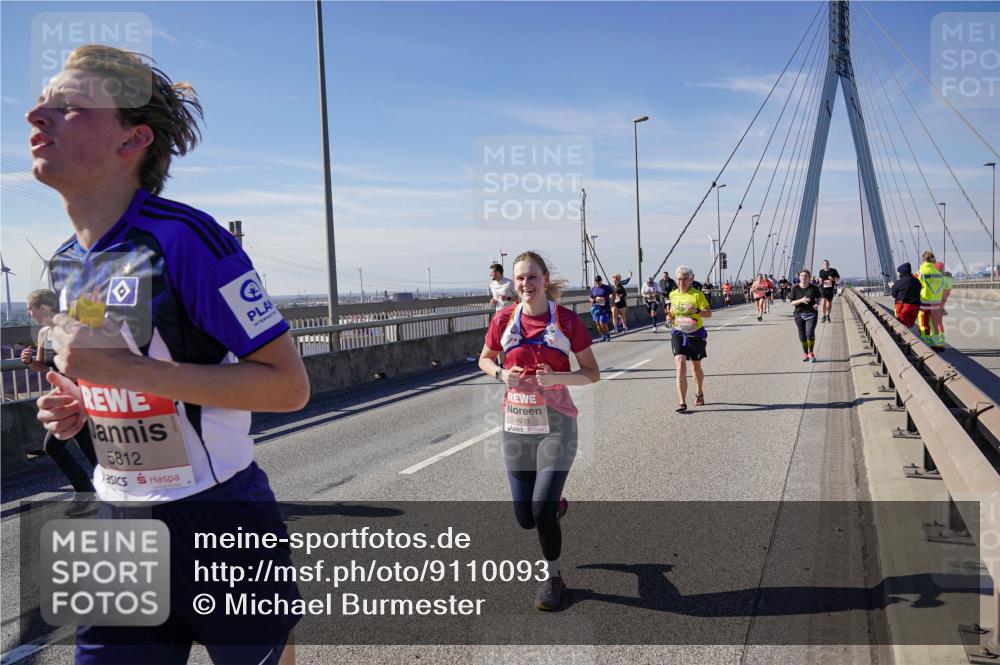 03.10.2025 - Köhlbrandbrückenlauf Michael Burmester http://msf.ph/oto/9110093 03.10.2025 12:52:28 Position 2 5812, 4971 meine-sportfotos.de