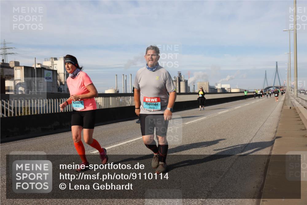 03.10.2025 - Köhlbrandbrückenlauf Lena Gebhardt http://msf.ph/oto/9110114 03.10.2025 10:14:54 Position 2 2612, 2613 meine-sportfotos.de
