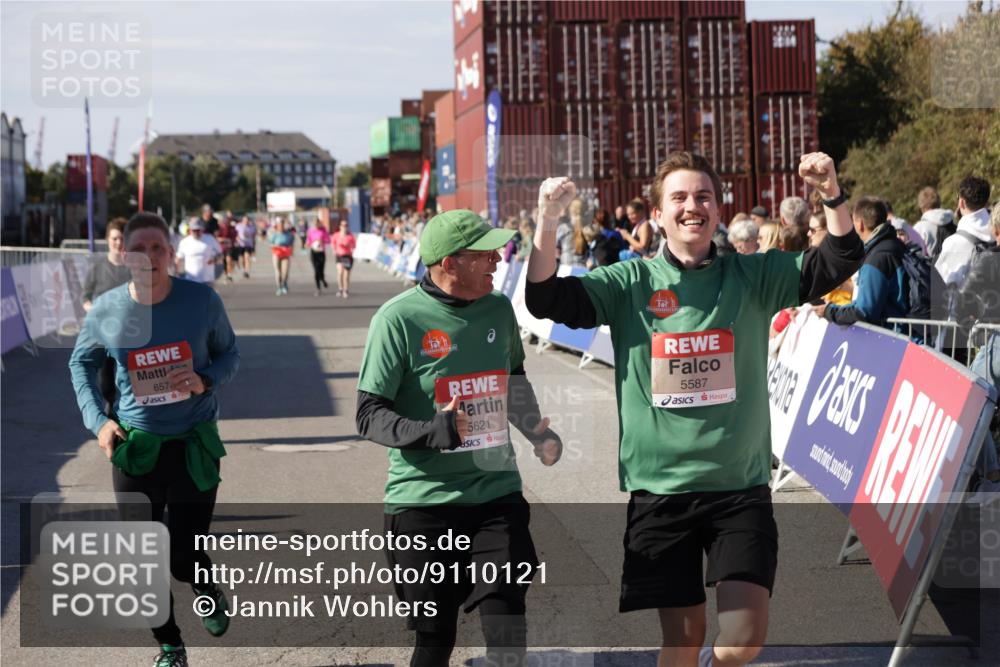 03.10.2025 - Köhlbrandbrückenlauf Jannik Wohlers http://msf.ph/oto/9110121 03.10.2025 13:29:58 Ziel 4459, 4714, 4825, 5333, 5369, 5574, 5587, 5621, 5930, 5944, 6066, 6234, 6570, 6698 meine-sportfotos.de
