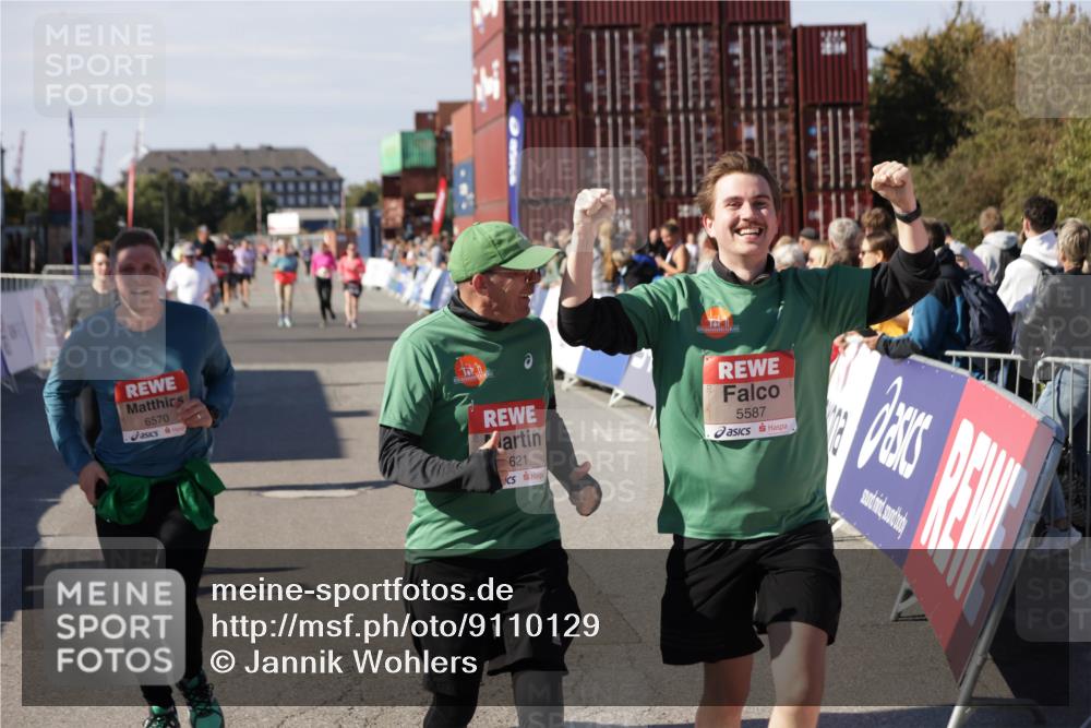 03.10.2025 - Köhlbrandbrückenlauf Jannik Wohlers http://msf.ph/oto/9110129 03.10.2025 13:29:58 Ziel 4459, 4714, 4825, 5333, 5369, 5574, 5587, 5621, 5930, 5944, 6066, 6234, 6570, 6698 meine-sportfotos.de