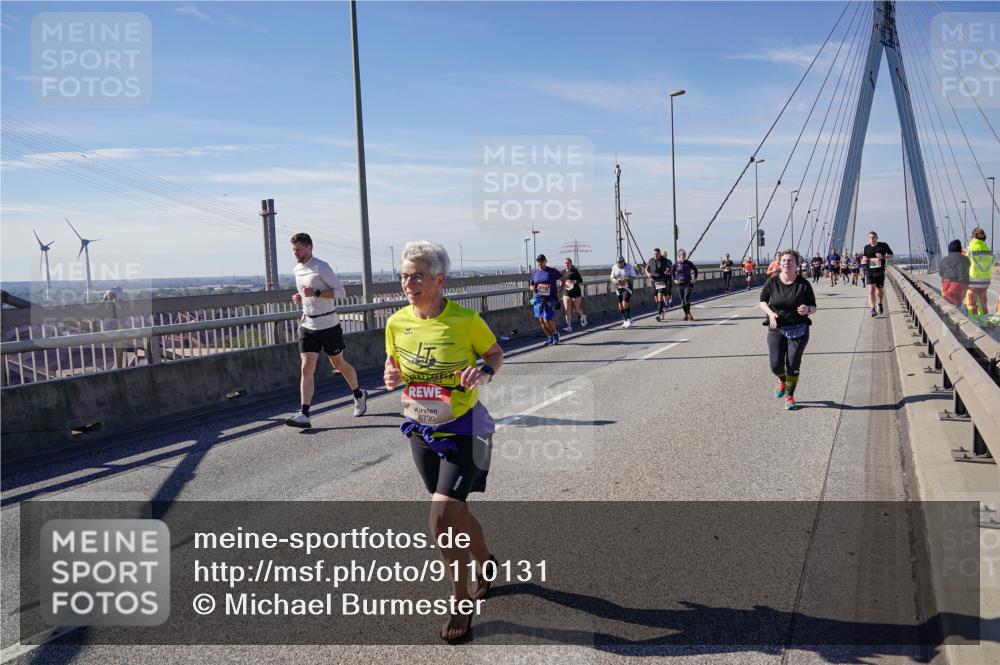 03.10.2025 - Köhlbrandbrückenlauf Michael Burmester http://msf.ph/oto/9110131 03.10.2025 12:52:31 Position 2 6730 meine-sportfotos.de