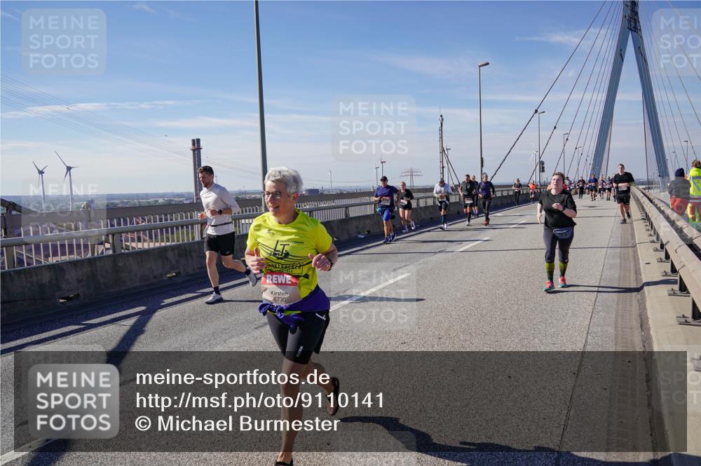 03.10.2025 - Köhlbrandbrückenlauf Michael Burmester http://msf.ph/oto/9110141 03.10.2025 12:52:31 Position 2 6730 meine-sportfotos.de