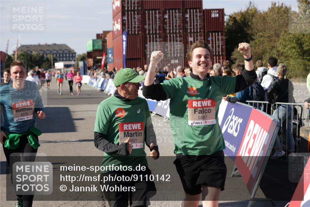 03.10.2025 - Köhlbrandbrückenlauf Jannik Wohlers http://msf.ph/oto/9110142 03.10.2025 13:29:58 Ziel 4459, 4714, 4825, 5333, 5369, 5574, 5587, 5621, 5930, 5944, 6066, 6234, 6570, 6698 meine-sportfotos.de