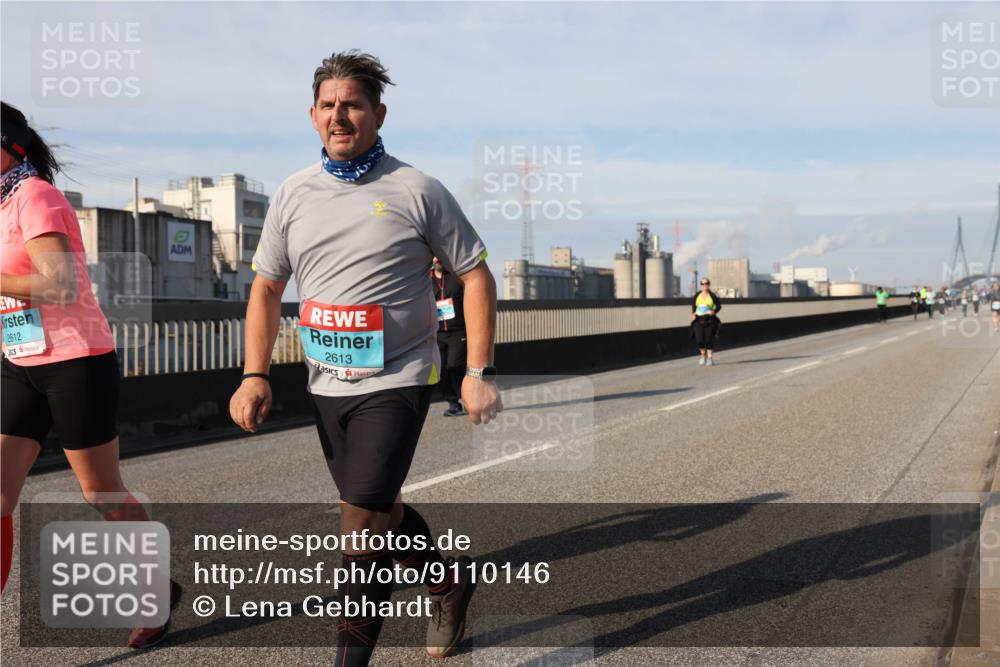 03.10.2025 - Köhlbrandbrückenlauf Lena Gebhardt http://msf.ph/oto/9110146 03.10.2025 10:14:55 Position 2 2612, 2613 meine-sportfotos.de