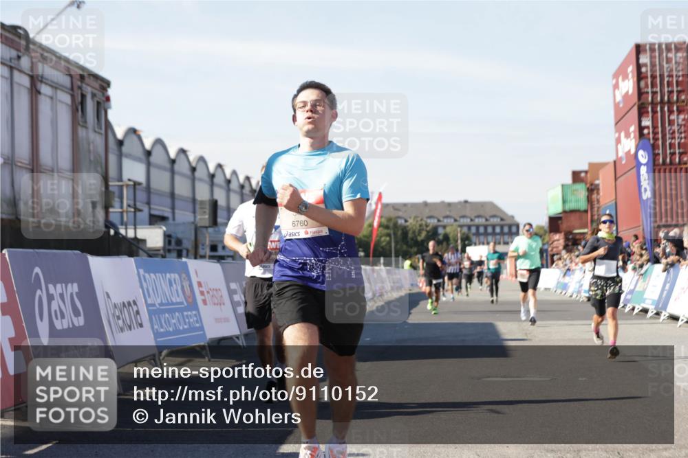 03.10.2025 - Köhlbrandbrückenlauf Jannik Wohlers http://msf.ph/oto/9110152 03.10.2025 13:00:17 Ziel 4020, 4192, 4250, 4261, 6097, 6203, 6236, 6707, 6760, 6798 meine-sportfotos.de