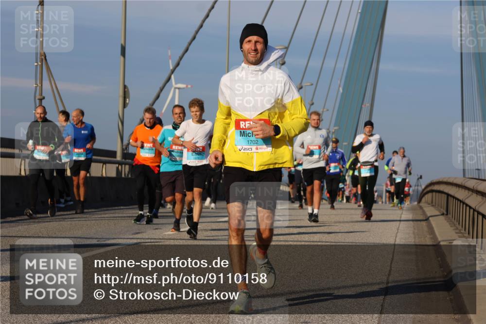 03.10.2025 - Köhlbrandbrückenlauf Strokosch-Dieckow http://msf.ph/oto/9110158 03.10.2025 09:41:49 Position 2 1447, 1878, 1702 meine-sportfotos.de