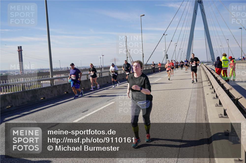 03.10.2025 - Köhlbrandbrückenlauf Michael Burmester http://msf.ph/oto/9110161 03.10.2025 12:52:32 Position 2  meine-sportfotos.de