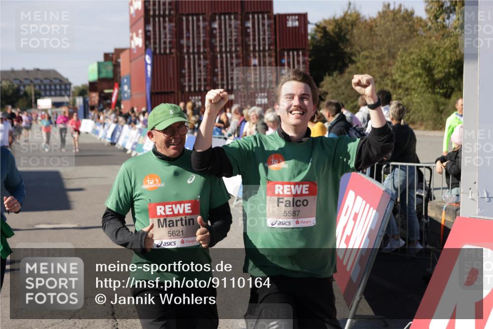 03.10.2025 - Köhlbrandbrückenlauf Jannik Wohlers http://msf.ph/oto/9110164 03.10.2025 13:29:58 Ziel 4459, 4714, 4825, 5333, 5369, 5574, 5587, 5621, 5930, 5944, 6066, 6234, 6570, 6698 meine-sportfotos.de