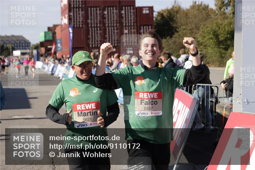 03.10.2025 - Köhlbrandbrückenlauf Jannik Wohlers http://msf.ph/oto/9110172 03.10.2025 13:29:58 Ziel 4459, 4714, 4825, 5333, 5369, 5574, 5587, 5621, 5930, 5944, 6066, 6234, 6570, 6698 meine-sportfotos.de