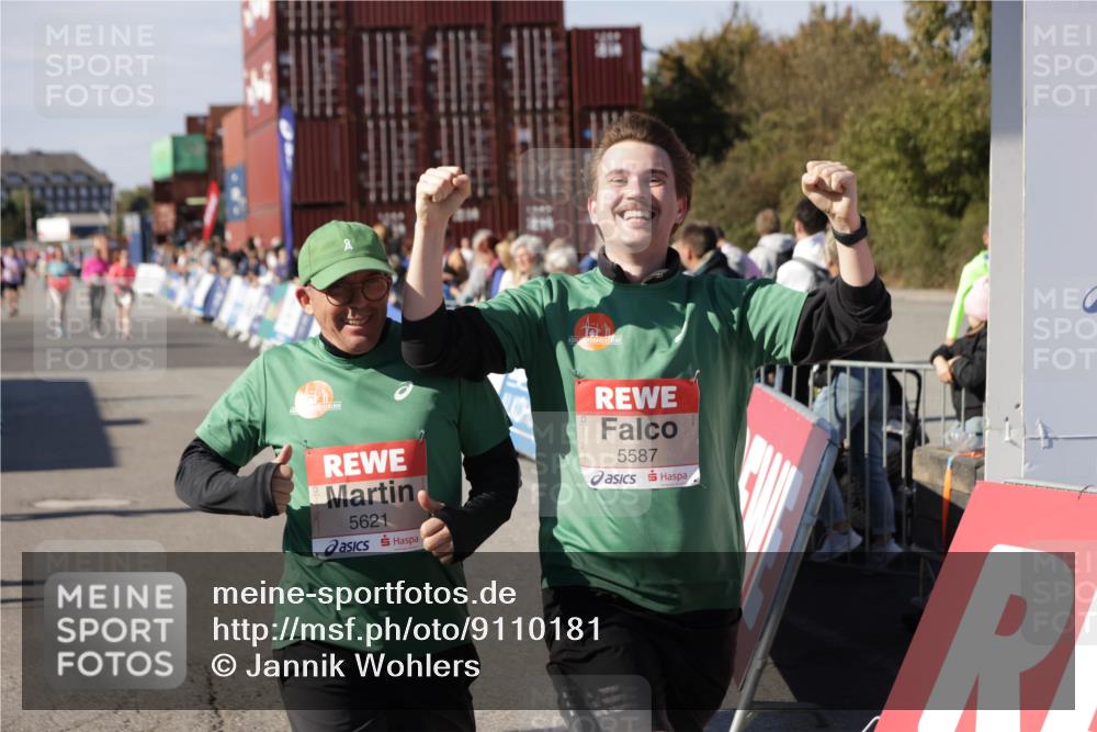 03.10.2025 - Köhlbrandbrückenlauf Jannik Wohlers http://msf.ph/oto/9110181 03.10.2025 13:29:58 Ziel 4459, 4714, 4825, 5333, 5369, 5574, 5587, 5621, 5930, 5944, 6066, 6234, 6570, 6698 meine-sportfotos.de