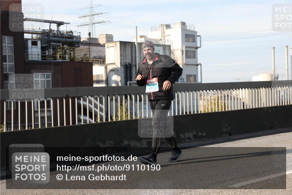 03.10.2025 - Köhlbrandbrückenlauf Lena Gebhardt http://msf.ph/oto/9110190 03.10.2025 10:14:57 Position 2 2307 meine-sportfotos.de