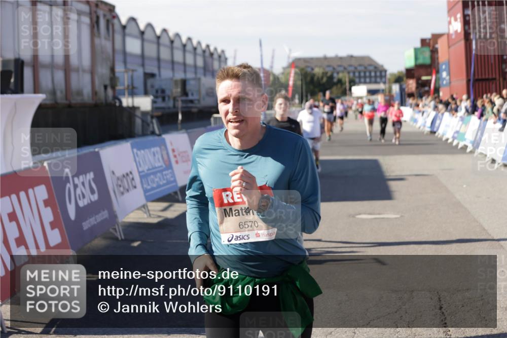 03.10.2025 - Köhlbrandbrückenlauf Jannik Wohlers http://msf.ph/oto/9110191 03.10.2025 13:29:59 Ziel 4459, 4714, 4825, 5369, 5587, 5621, 5930, 5944, 6066, 6234, 6570, 6698 meine-sportfotos.de