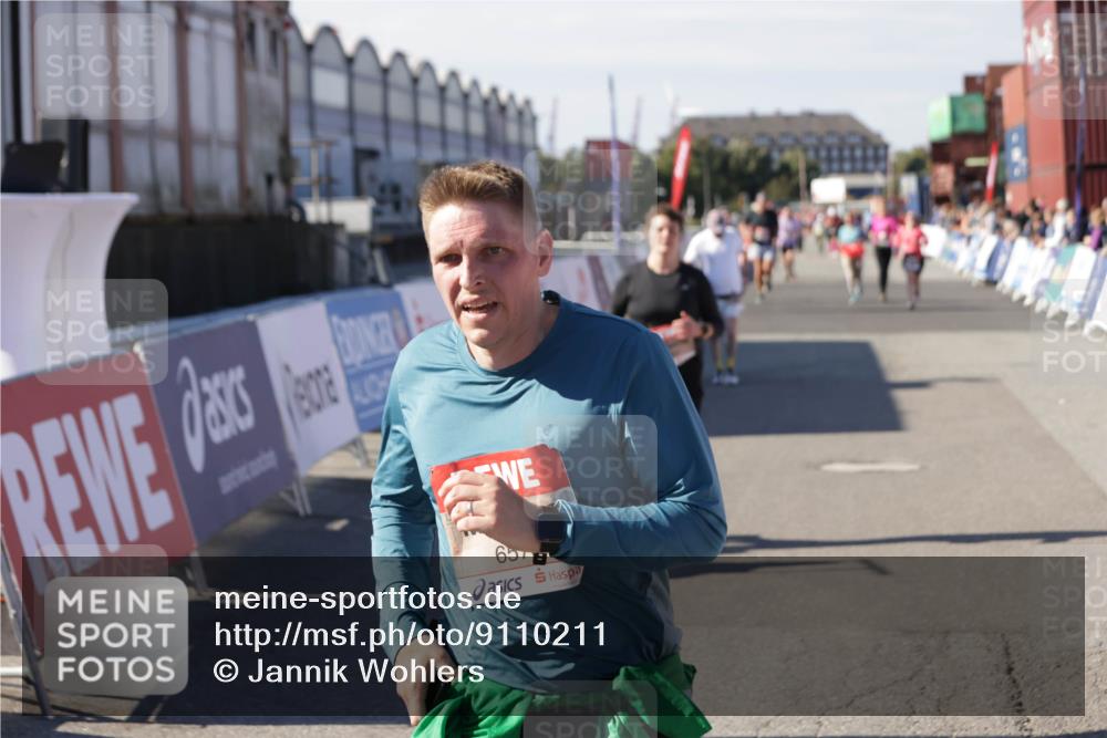 03.10.2025 - Köhlbrandbrückenlauf Jannik Wohlers http://msf.ph/oto/9110211 03.10.2025 13:29:59 Ziel 4459, 4714, 4825, 5369, 5587, 5621, 5930, 5944, 6066, 6234, 6570, 6698 meine-sportfotos.de