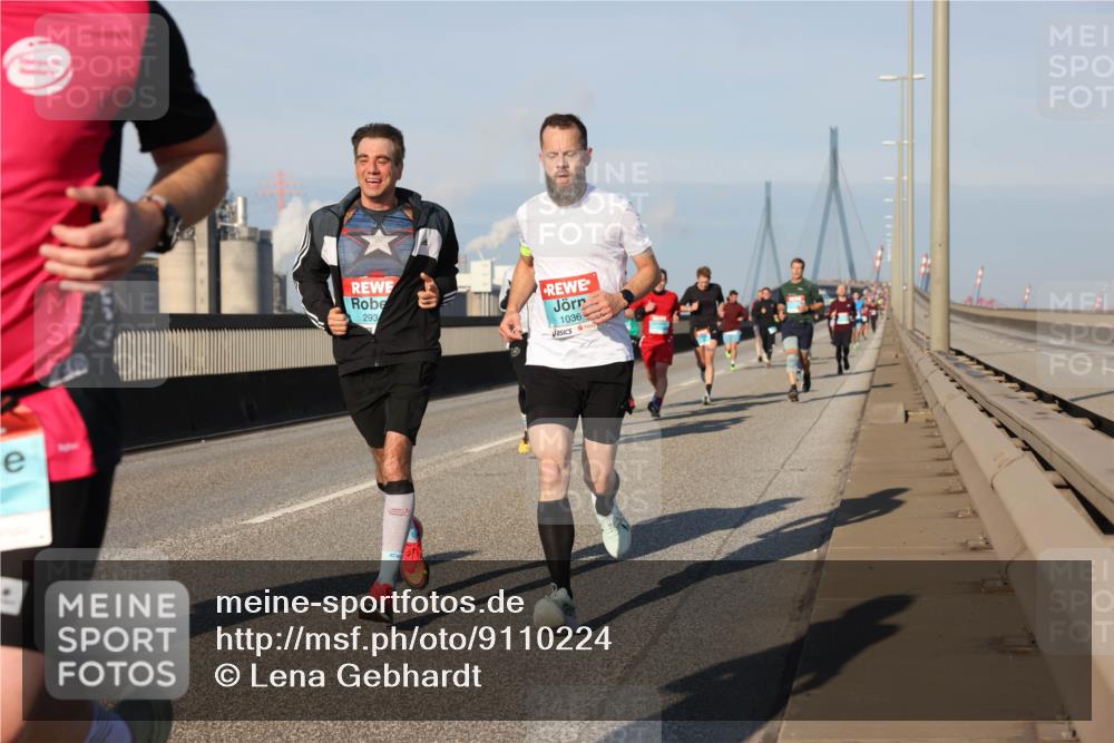 03.10.2025 - Köhlbrandbrückenlauf Lena Gebhardt http://msf.ph/oto/9110224 03.10.2025 09:41:34 Position 2 293, 1036 meine-sportfotos.de