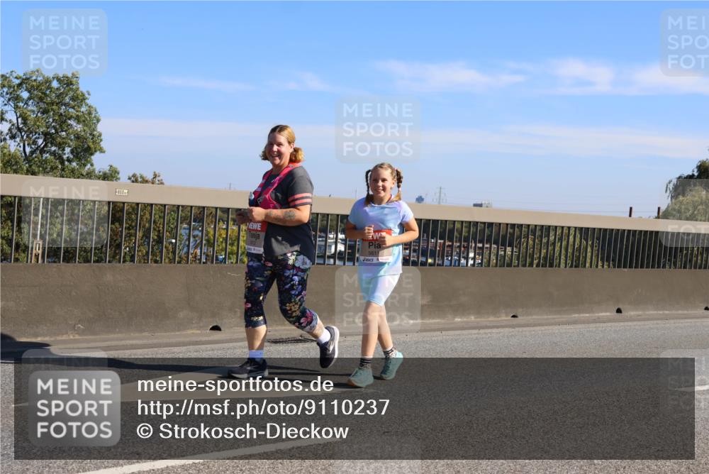 03.10.2025 - Köhlbrandbrückenlauf Strokosch-Dieckow http://msf.ph/oto/9110237 03.10.2025 12:27:41 Position 3 860, 5611 meine-sportfotos.de