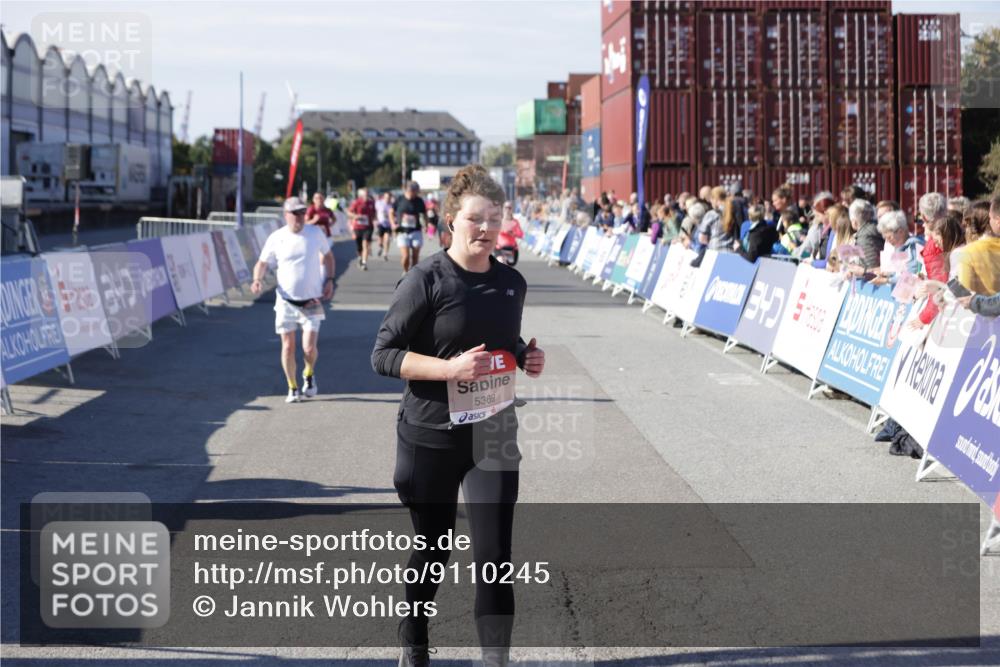 03.10.2025 - Köhlbrandbrückenlauf Jannik Wohlers http://msf.ph/oto/9110245 03.10.2025 13:30:01 Ziel 4459, 4825, 5369, 5398, 5587, 5621, 5930, 5944, 6234, 6570, 6698 meine-sportfotos.de