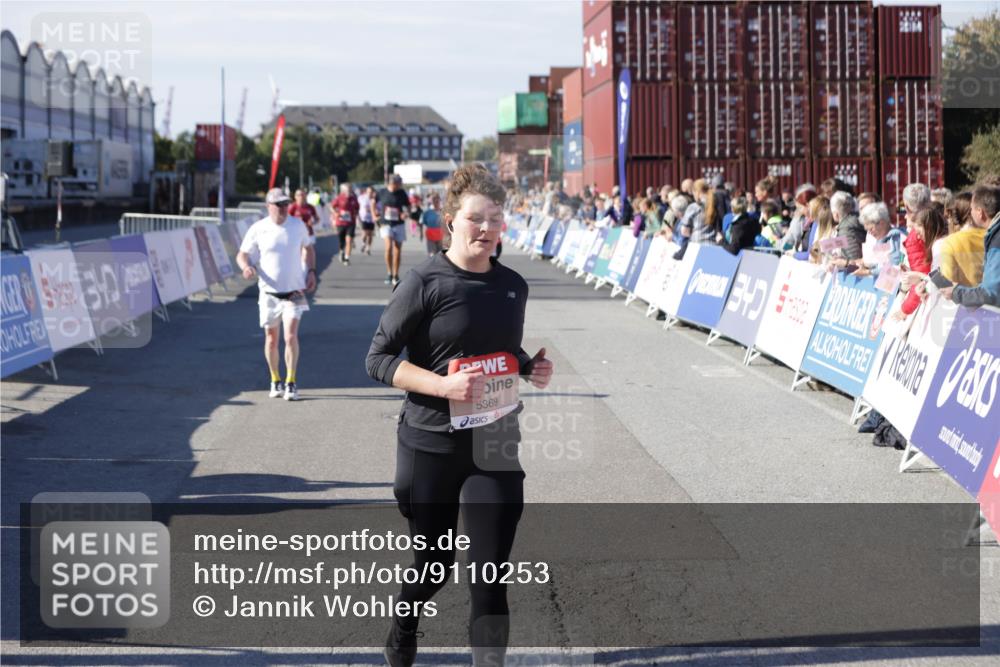 03.10.2025 - Köhlbrandbrückenlauf Jannik Wohlers http://msf.ph/oto/9110253 03.10.2025 13:30:01 Ziel 4459, 4825, 5369, 5398, 5587, 5621, 5930, 5944, 6234, 6570, 6698 meine-sportfotos.de