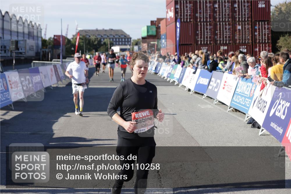 03.10.2025 - Köhlbrandbrückenlauf Jannik Wohlers http://msf.ph/oto/9110258 03.10.2025 13:30:01 Ziel 4459, 4825, 5369, 5398, 5587, 5621, 5930, 5944, 6234, 6570, 6698 meine-sportfotos.de