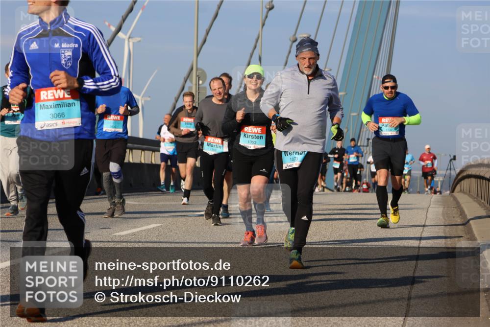 03.10.2025 - Köhlbrandbrückenlauf Strokosch-Dieckow http://msf.ph/oto/9110262 03.10.2025 09:41:58 Position 2 3066, 3830, 1353, 1073, 1132 meine-sportfotos.de