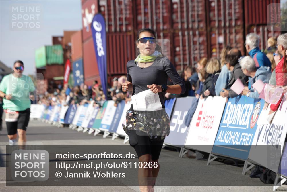 03.10.2025 - Köhlbrandbrückenlauf Jannik Wohlers http://msf.ph/oto/9110266 03.10.2025 13:00:19 Ziel 4020, 4192, 4250, 4275, 6097, 6203, 6236, 6707, 6760, 6798 meine-sportfotos.de