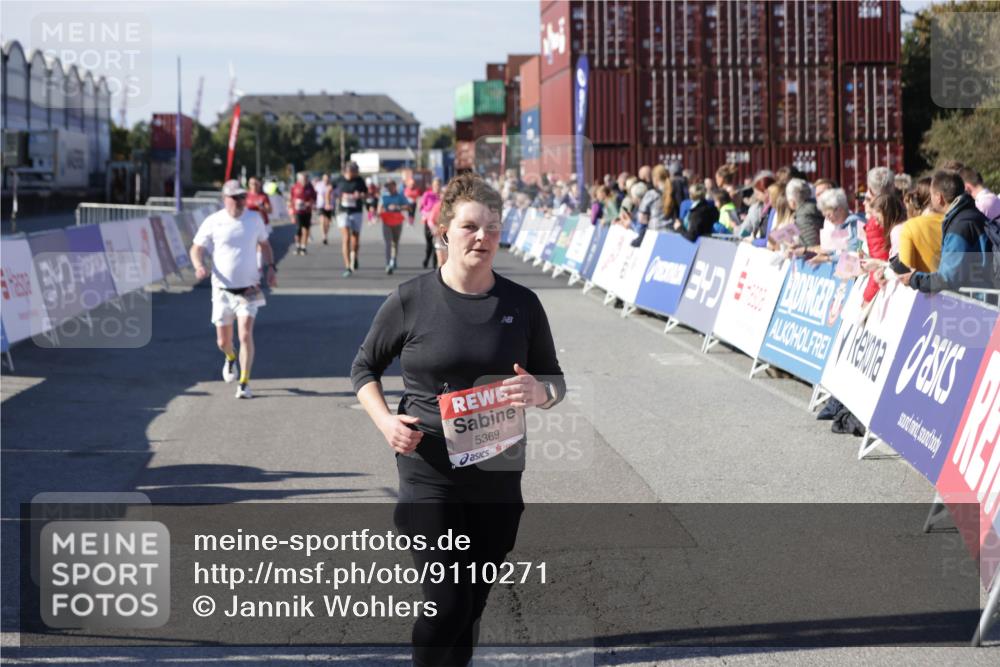 03.10.2025 - Köhlbrandbrückenlauf Jannik Wohlers http://msf.ph/oto/9110271 03.10.2025 13:30:01 Ziel 4459, 4825, 5369, 5398, 5587, 5621, 5930, 5944, 6234, 6570, 6698 meine-sportfotos.de
