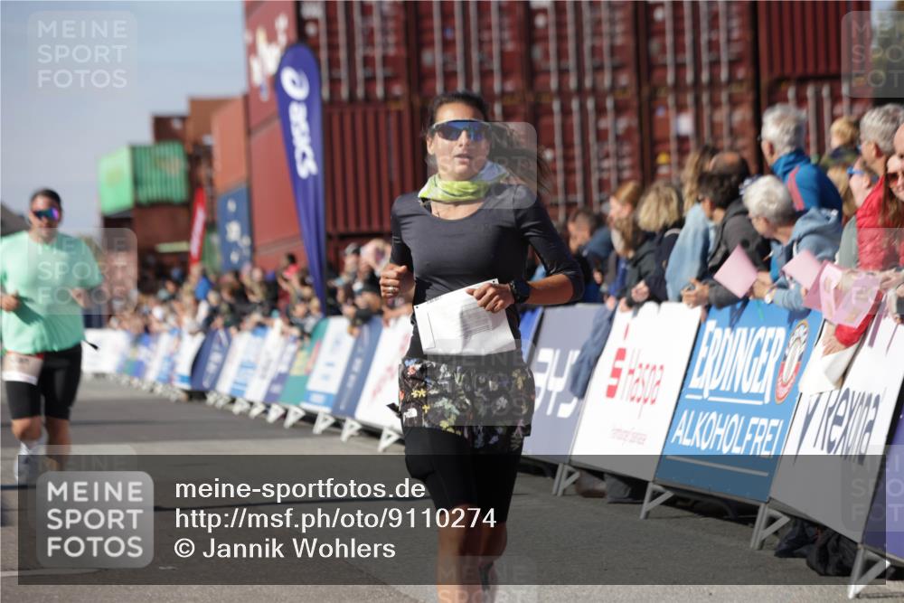 03.10.2025 - Köhlbrandbrückenlauf Jannik Wohlers http://msf.ph/oto/9110274 03.10.2025 13:00:19 Ziel 4020, 4192, 4250, 4275, 6097, 6203, 6236, 6707, 6760, 6798 meine-sportfotos.de