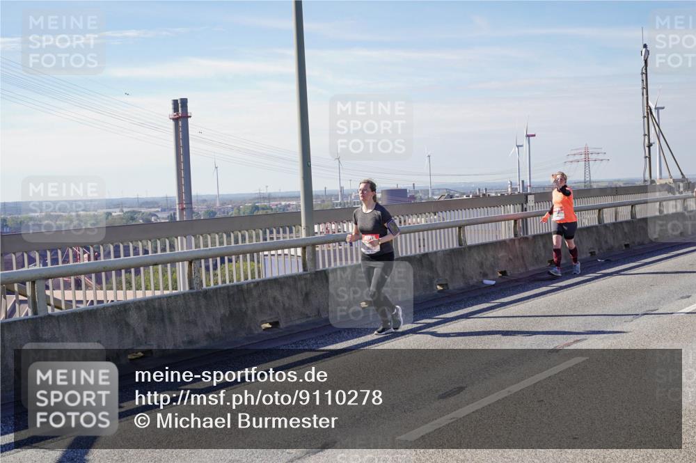 03.10.2025 - Köhlbrandbrückenlauf Michael Burmester http://msf.ph/oto/9110278 03.10.2025 12:52:41 Position 2  meine-sportfotos.de