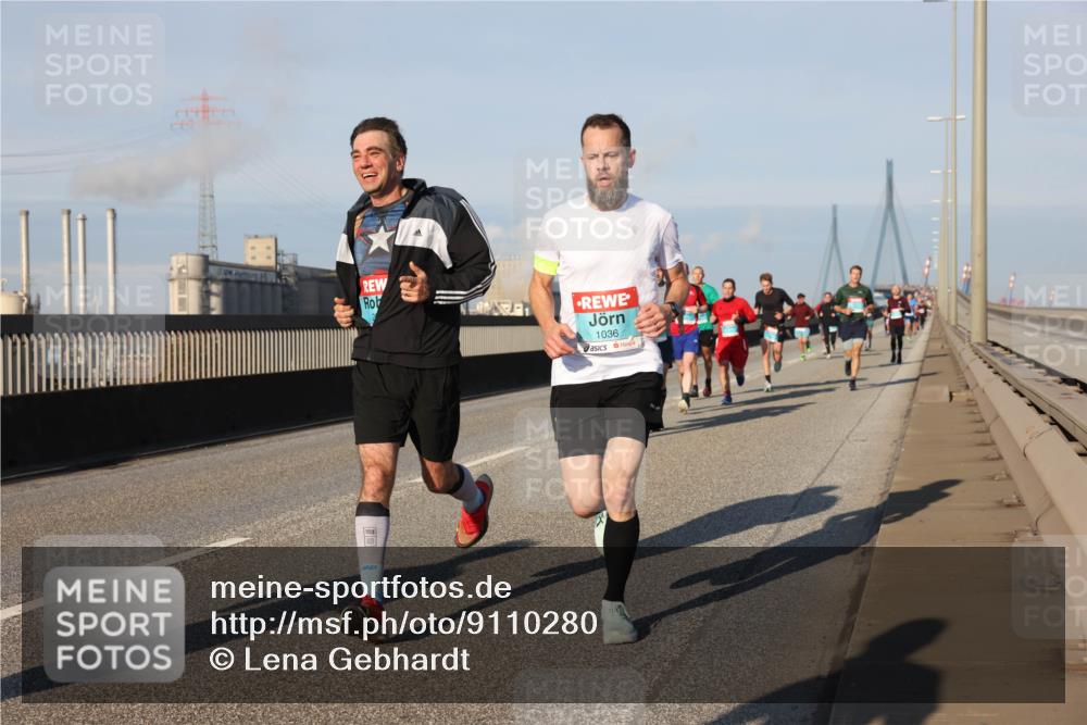 03.10.2025 - Köhlbrandbrückenlauf Lena Gebhardt http://msf.ph/oto/9110280 03.10.2025 09:41:34 Position 2 1036 meine-sportfotos.de