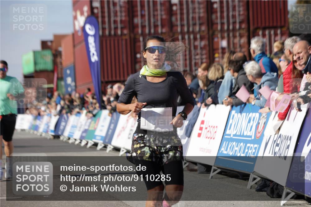 03.10.2025 - Köhlbrandbrückenlauf Jannik Wohlers http://msf.ph/oto/9110285 03.10.2025 13:00:20 Ziel 4020, 4192, 4250, 4275, 6097, 6203, 6236, 6707, 6714, 6760, 6798 meine-sportfotos.de