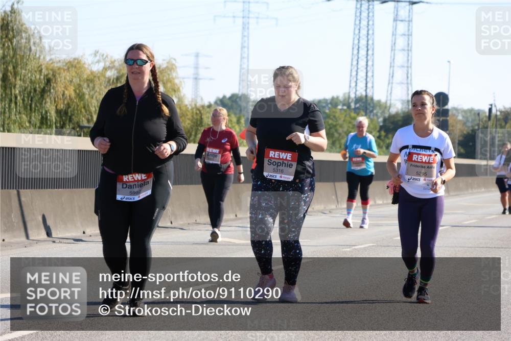 03.10.2025 - Köhlbrandbrückenlauf Strokosch-Dieckow http://msf.ph/oto/9110290 03.10.2025 12:28:29 Position 3 5992, 5316, 5295 meine-sportfotos.de
