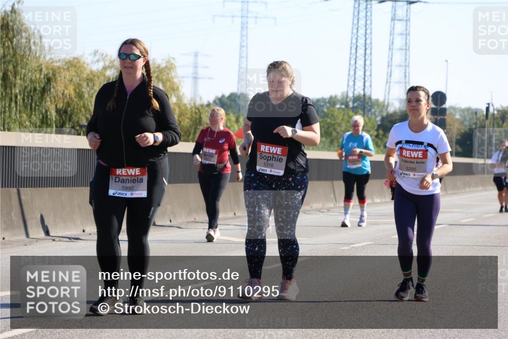 03.10.2025 - Köhlbrandbrückenlauf Strokosch-Dieckow http://msf.ph/oto/9110295 03.10.2025 12:28:29 Position 3 5992, 5316, 5295 meine-sportfotos.de