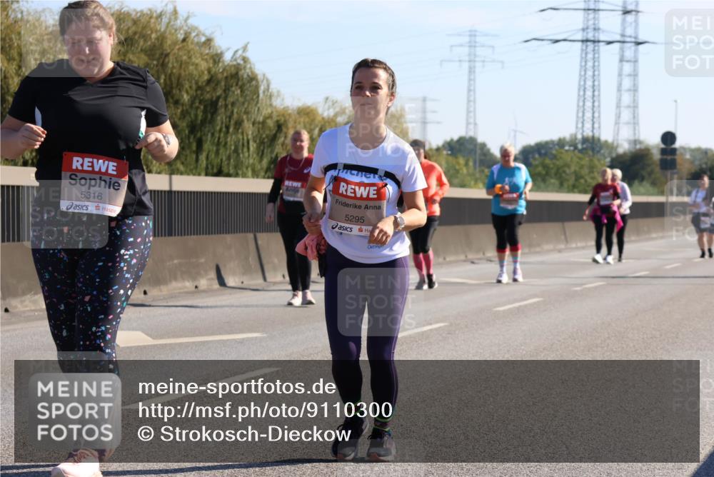 03.10.2025 - Köhlbrandbrückenlauf Strokosch-Dieckow http://msf.ph/oto/9110300 03.10.2025 12:28:34 Position 3 5316, 5295 meine-sportfotos.de