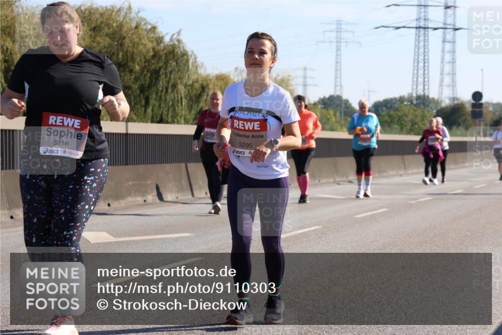 03.10.2025 - Köhlbrandbrückenlauf Strokosch-Dieckow http://msf.ph/oto/9110303 03.10.2025 12:28:34 Position 3 5316, 5295 meine-sportfotos.de