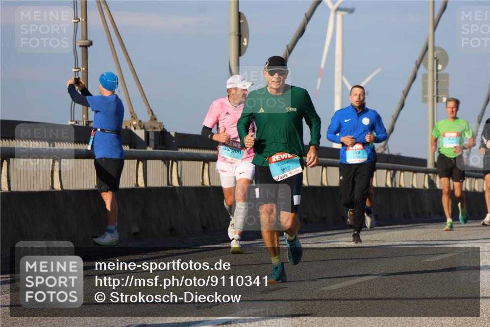 03.10.2025 - Köhlbrandbrückenlauf Strokosch-Dieckow http://msf.ph/oto/9110341 03.10.2025 09:42:10 Position 2 1321, 3812 meine-sportfotos.de