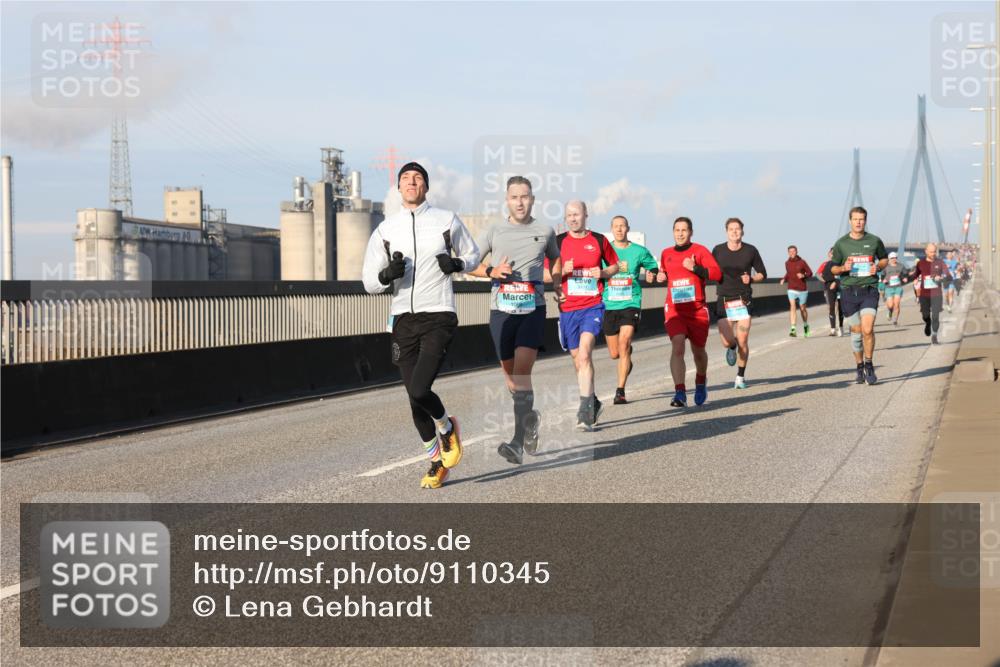 03.10.2025 - Köhlbrandbrückenlauf Lena Gebhardt http://msf.ph/oto/9110345 03.10.2025 09:41:35 Position 2 3491 meine-sportfotos.de