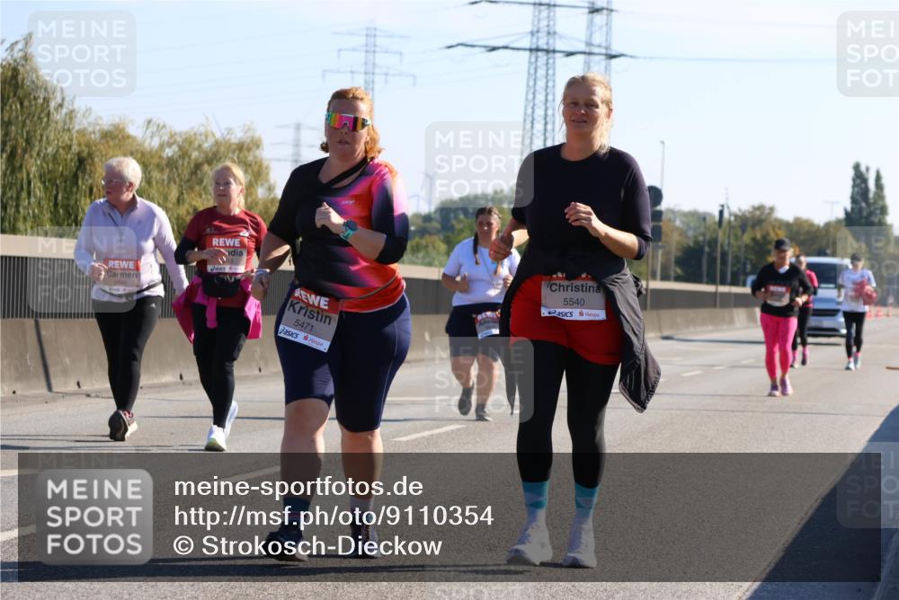 03.10.2025 - Köhlbrandbrückenlauf Strokosch-Dieckow http://msf.ph/oto/9110354 03.10.2025 12:28:46 Position 3 5595, 5471, 5540 meine-sportfotos.de