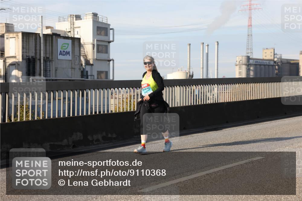 03.10.2025 - Köhlbrandbrückenlauf Lena Gebhardt http://msf.ph/oto/9110368 03.10.2025 10:15:00 Position 2 3456 meine-sportfotos.de