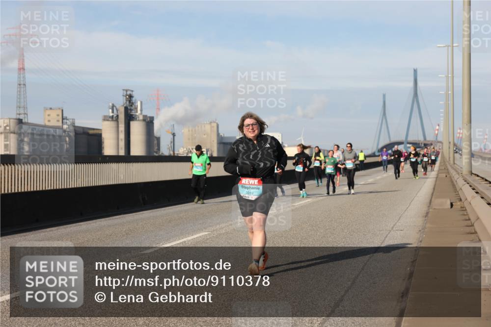 03.10.2025 - Köhlbrandbrückenlauf Lena Gebhardt http://msf.ph/oto/9110378 03.10.2025 10:15:07 Position 2 3319 meine-sportfotos.de