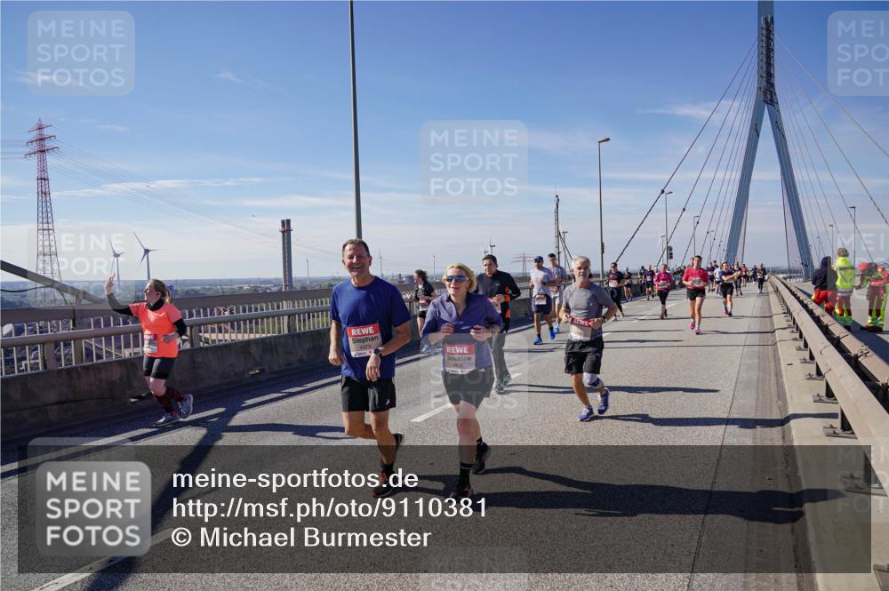 03.10.2025 - Köhlbrandbrückenlauf Michael Burmester http://msf.ph/oto/9110381 03.10.2025 12:52:45 Position 2 4379 meine-sportfotos.de