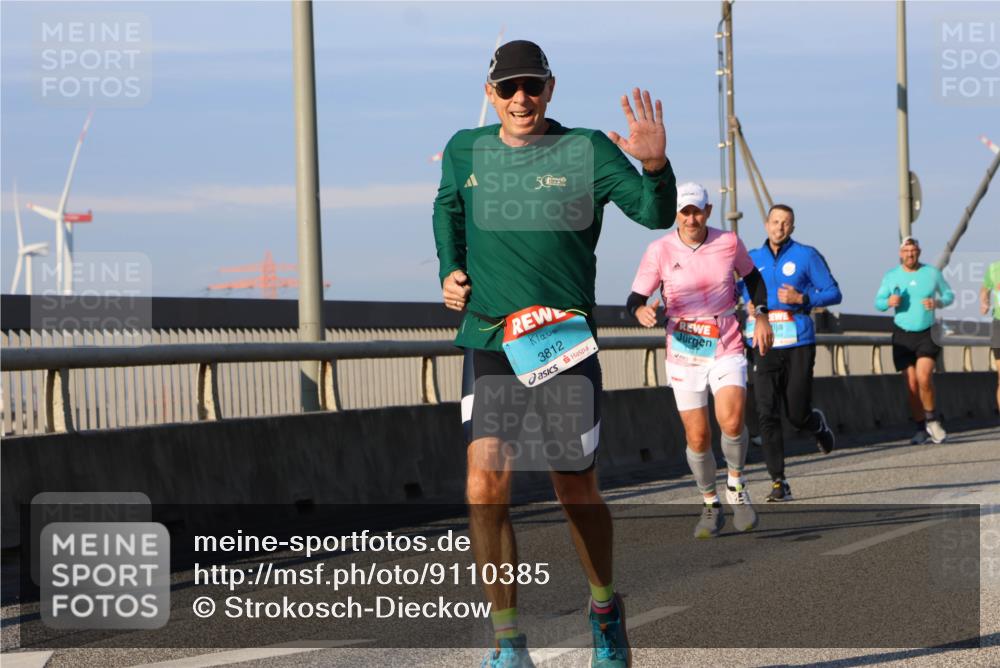 03.10.2025 - Köhlbrandbrückenlauf Strokosch-Dieckow http://msf.ph/oto/9110385 03.10.2025 09:42:14 Position 2 5, 3812 meine-sportfotos.de